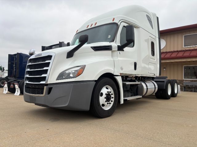 2020 Freightliner New Cascadia 126 .