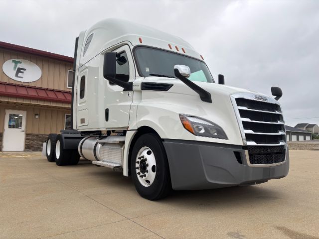 2020 Freightliner New Cascadia 126 .