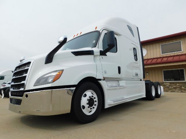 2020 Freightliner New Cascadia 126 .