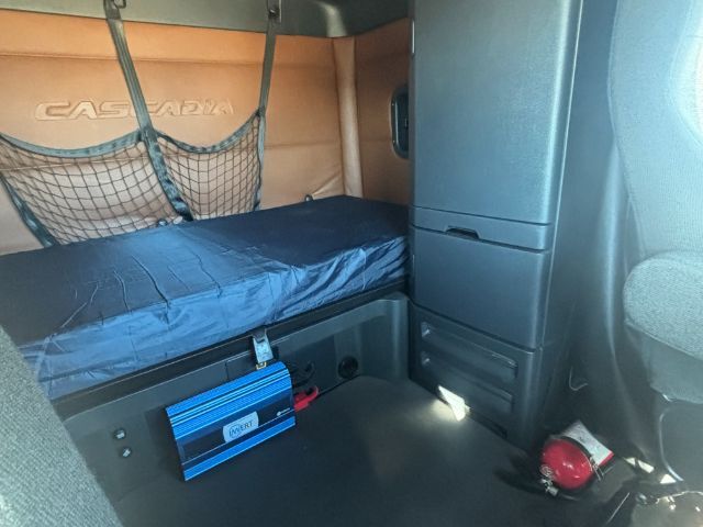 2020 Freightliner New Cascadia 126 . Seville OH