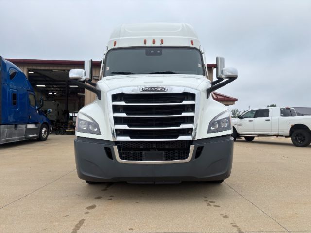 2020 Freightliner New Cascadia 126 .