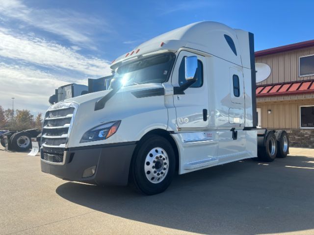 2020 Freightliner New Cascadia 126 .