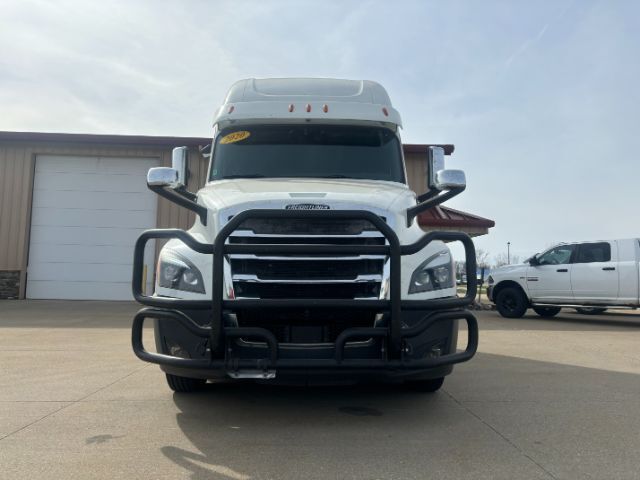 2020 Freightliner New Cascadia 126 .