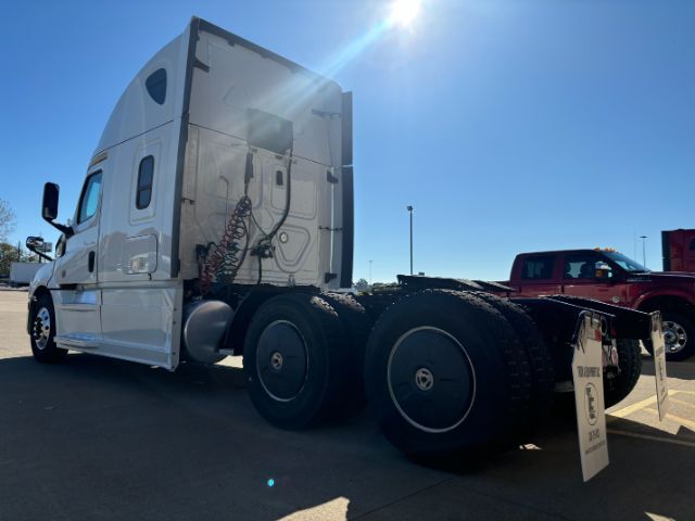 2020 Freightliner New Cascadia 126 . Seville OH