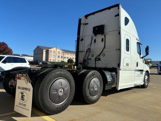 2020 Freightliner New Cascadia 126 . Seville OH