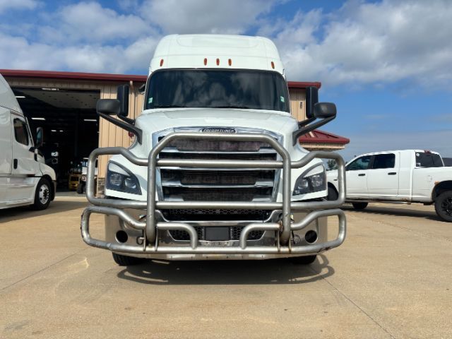 2020 Freightliner New Cascadia 126 .