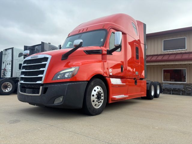 2020 Freightliner New Cascadia 126 .