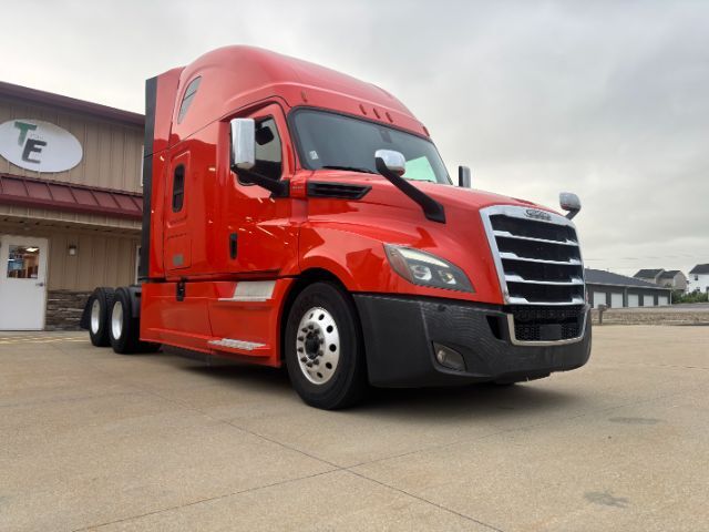2020 Freightliner New Cascadia 126 .