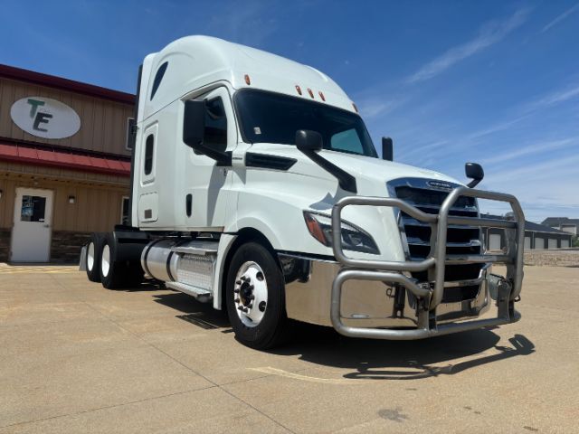 2020 Freightliner New Cascadia 126 .