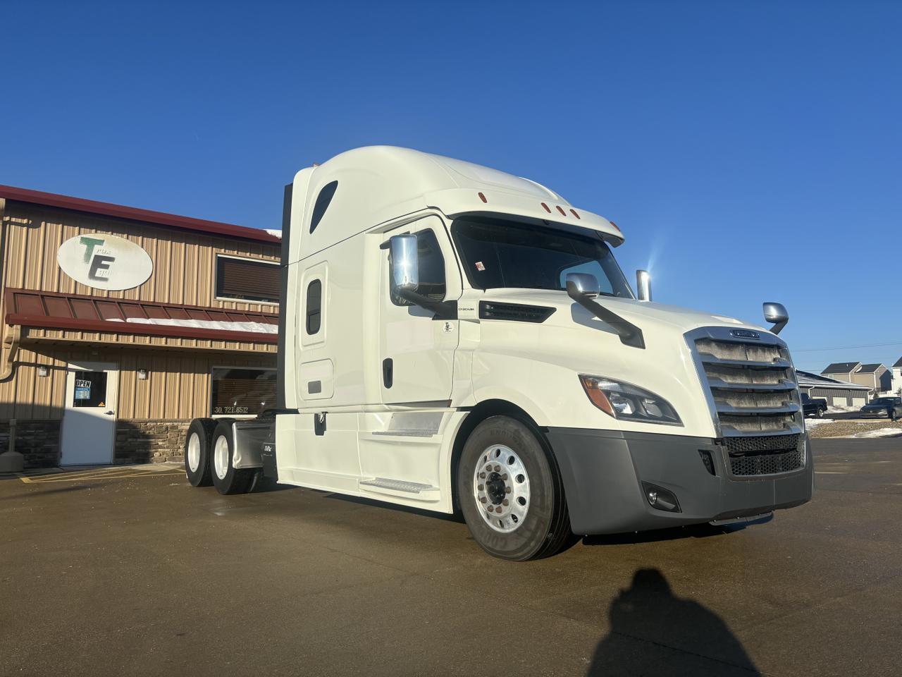 2020 Freightliner New Cascadia 126 .