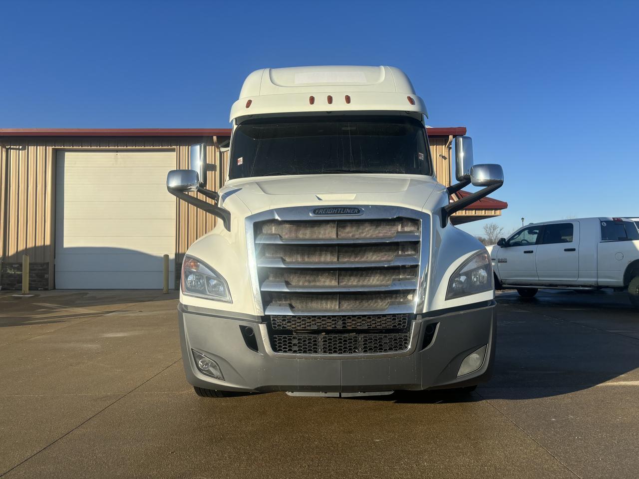 2020 Freightliner New Cascadia 126 .