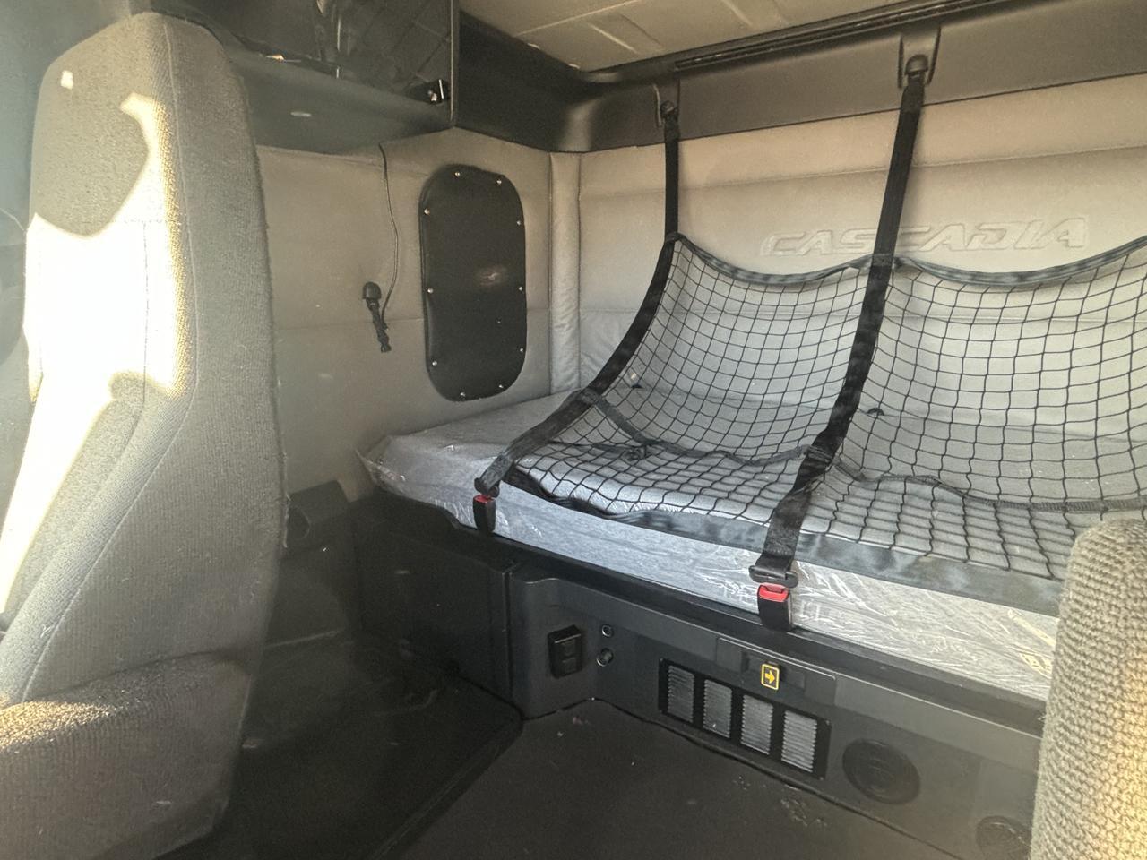 2020 Freightliner New Cascadia 126 . Seville OH