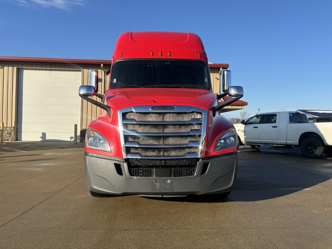 2020 Freightliner New Cascadia 126 .