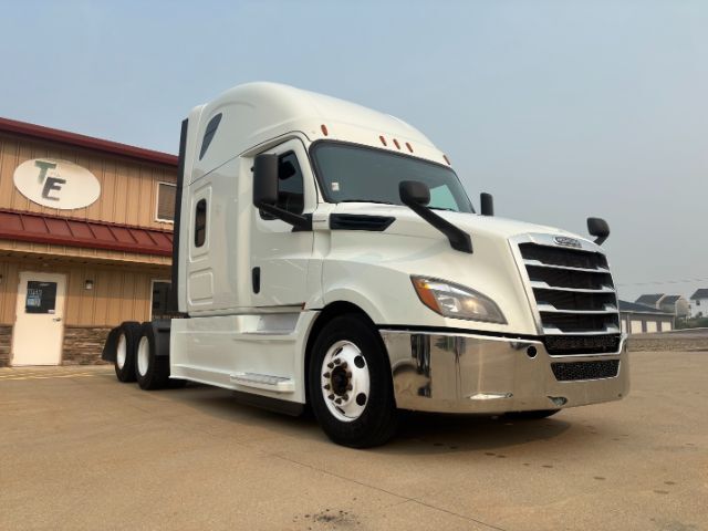 2020 Freightliner New Cascadia 126 .
