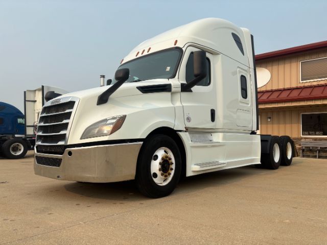 2020 Freightliner New Cascadia 126 .
