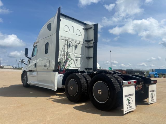 2020 Freightliner New Cascadia 126 . Seville OH