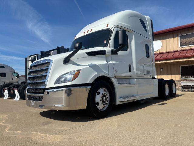 2020 Freightliner New Cascadia 126 .