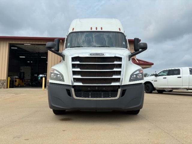 2020 Freightliner New Cascadia 126 .