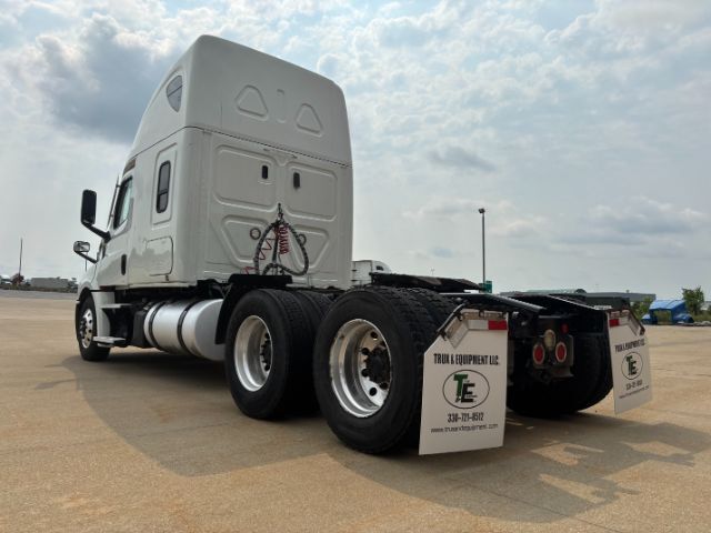 2020 Freightliner New Cascadia 126 . Seville OH