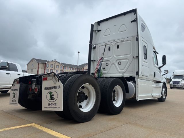 2020 Freightliner New Cascadia 126 . Seville OH