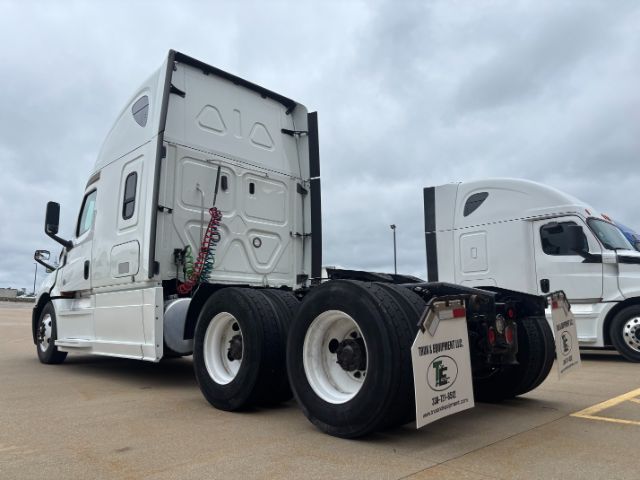 2020 Freightliner New Cascadia 126 . Seville OH