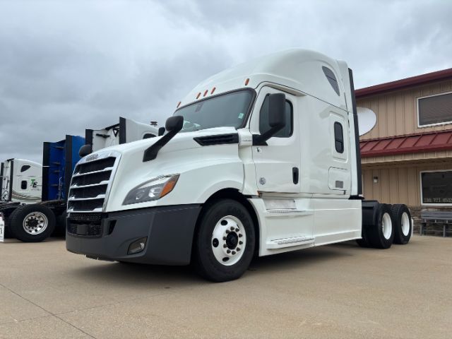 2020 Freightliner New Cascadia 126 .