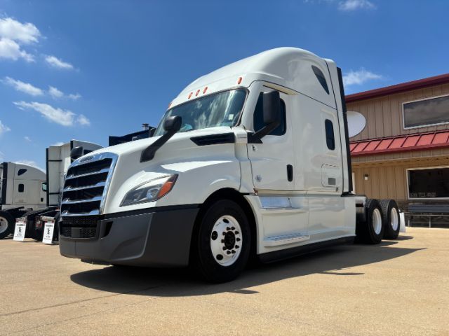 2020 Freightliner New Cascadia 126 .
