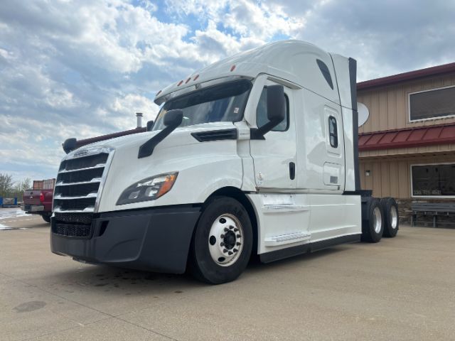 2020 Freightliner New Cascadia 126 .