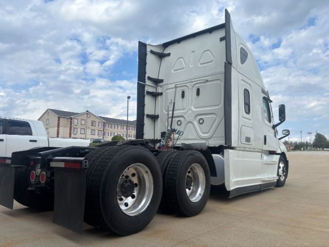 2020 Freightliner New Cascadia 126 . Seville OH