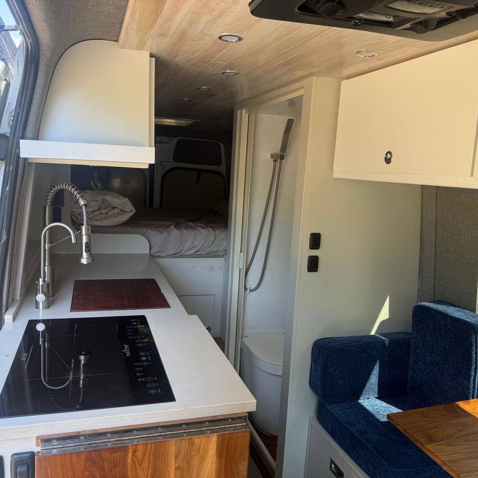 2020 Freightliner Sprinter 2500 High Roof Portland OR