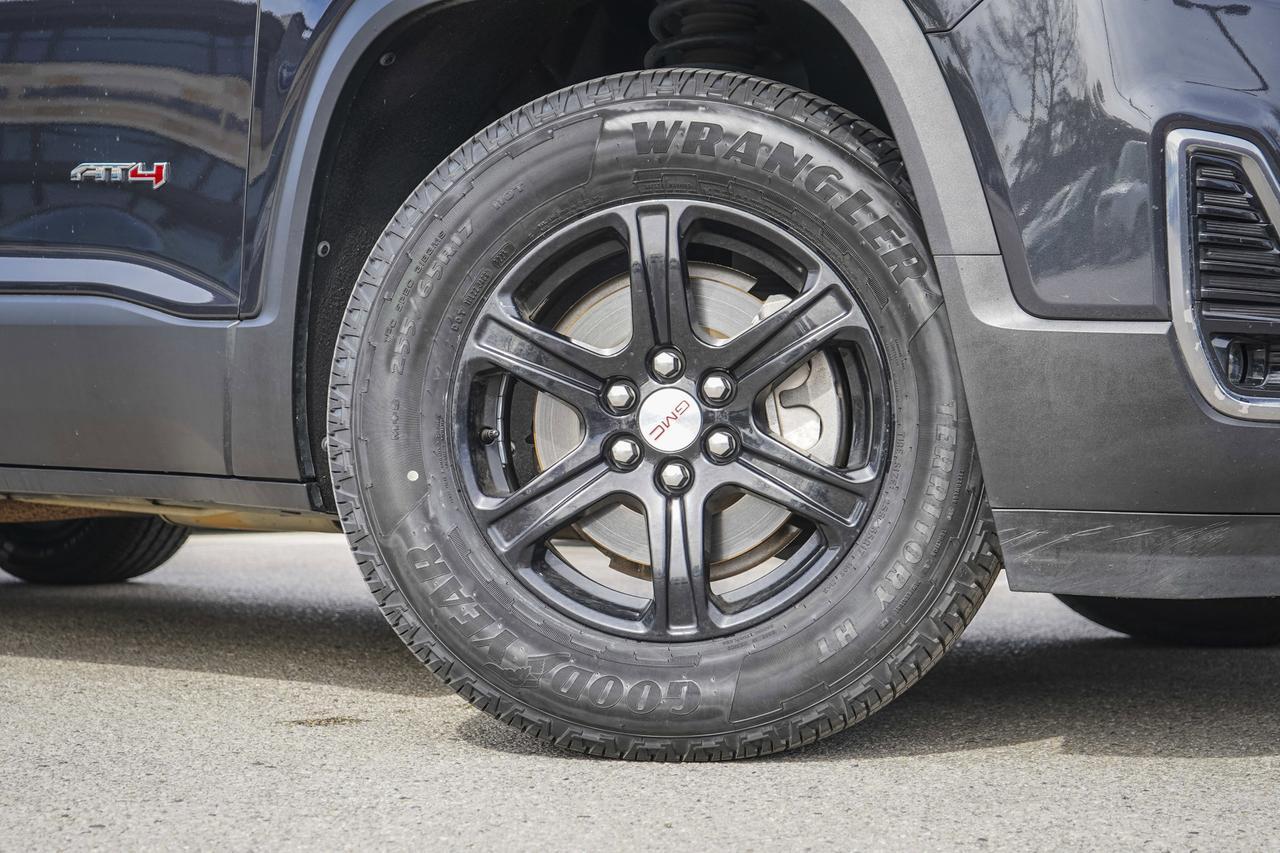 2020 GMC Acadia AT4