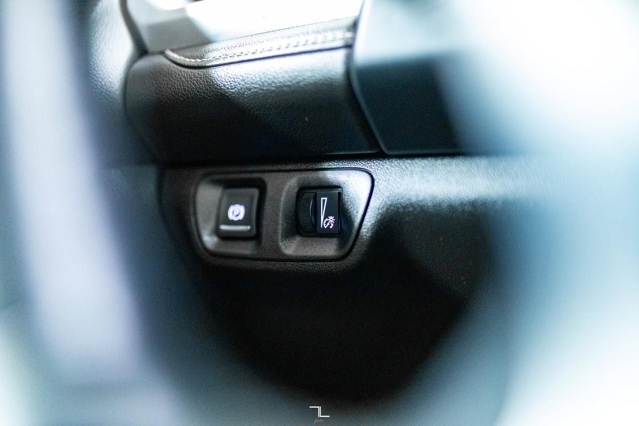 2020 GMC Acadia AWD SLE Roof BCam 3rd Row Red Deer AB