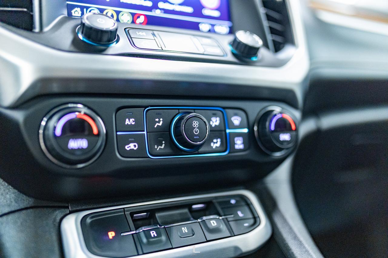 2020 GMC Acadia AWD SLE Roof BCam 3rd Row Red Deer AB