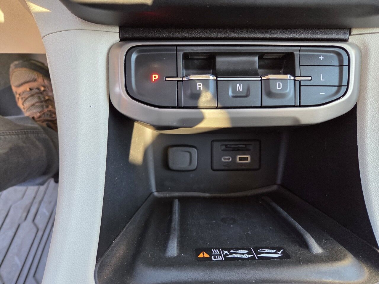 2020 GMC Acadia Denali Charlton MA