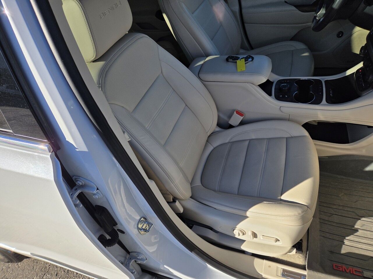 2020 GMC Acadia Denali Charlton MA