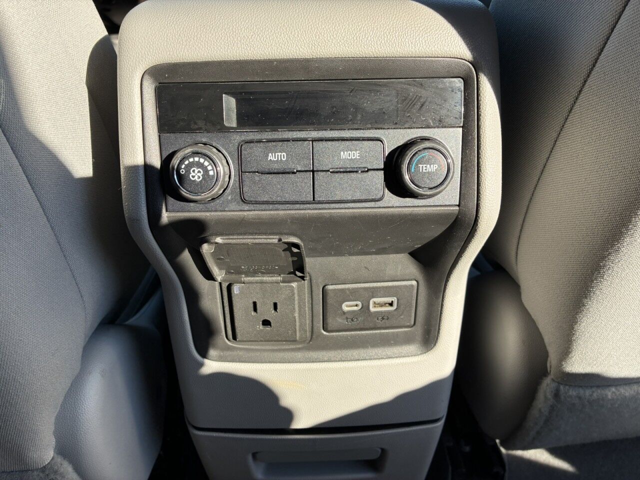 2020 GMC Acadia SLE Charlton MA