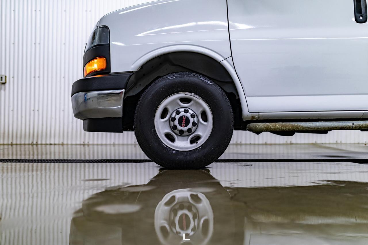 2020 GMC Savana 2500 Cargo Van BCam Red Deer AB