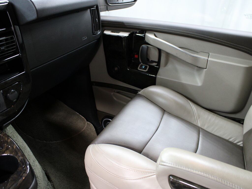 2020 GMC Savana 2500 Explorer Conversion Van RWD 7 Passenger Fond du Lac WI