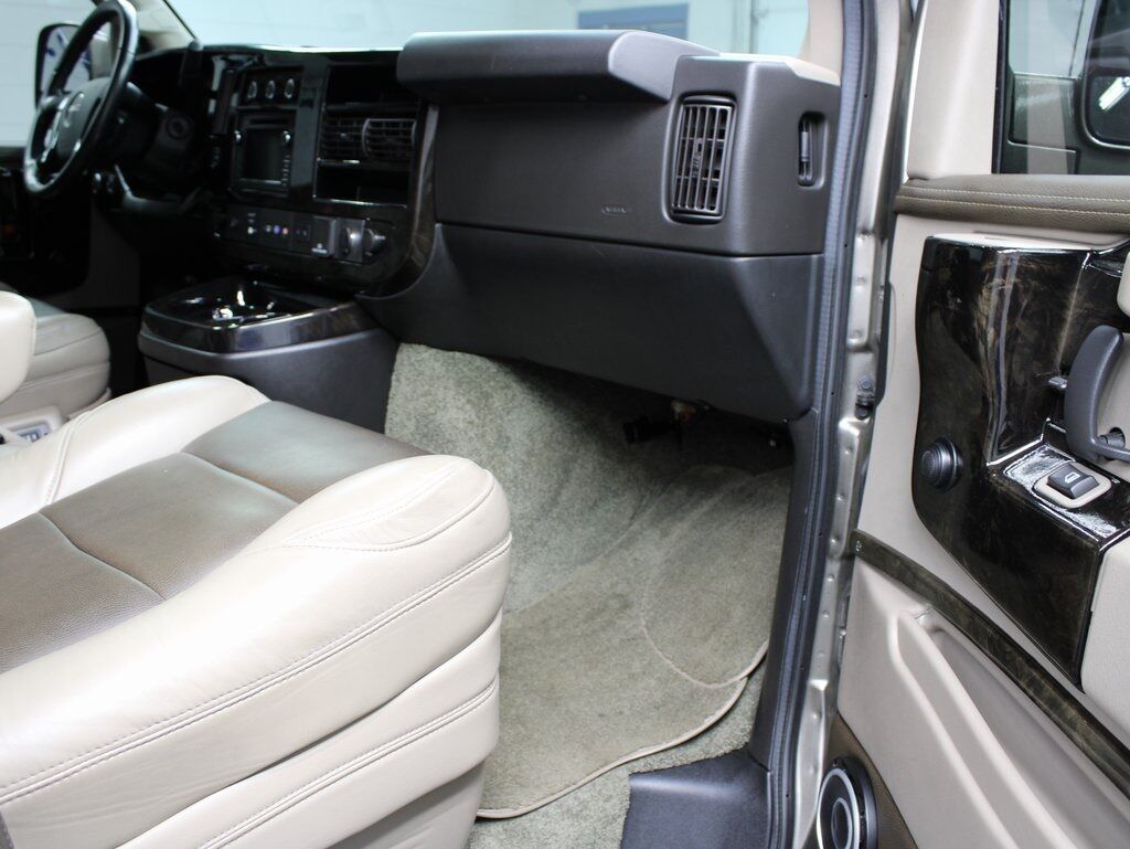 2020 GMC Savana 2500 Explorer Conversion Van RWD 7 Passenger Fond du Lac WI