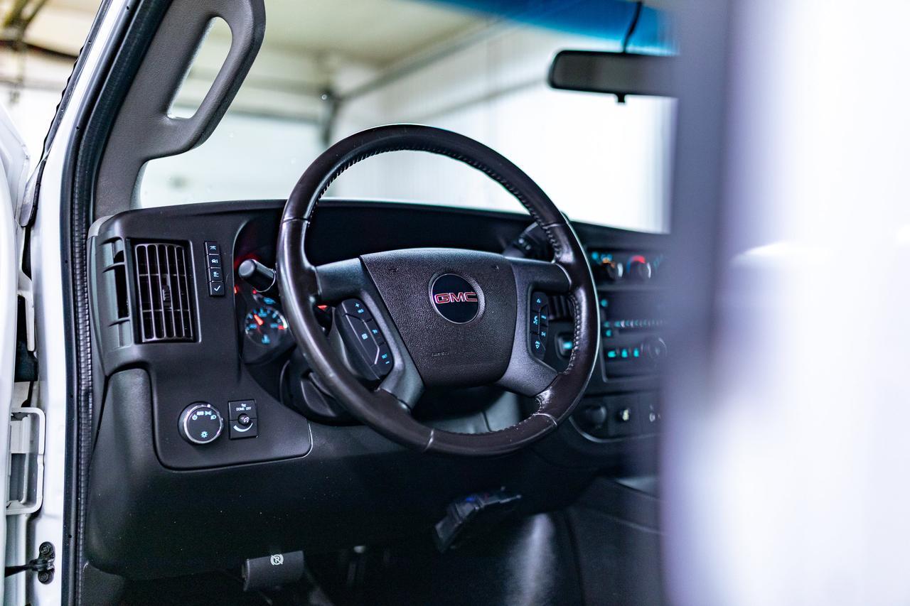 2020 GMC Savana 2500 LS 12 Passenger Van BCam Red Deer AB