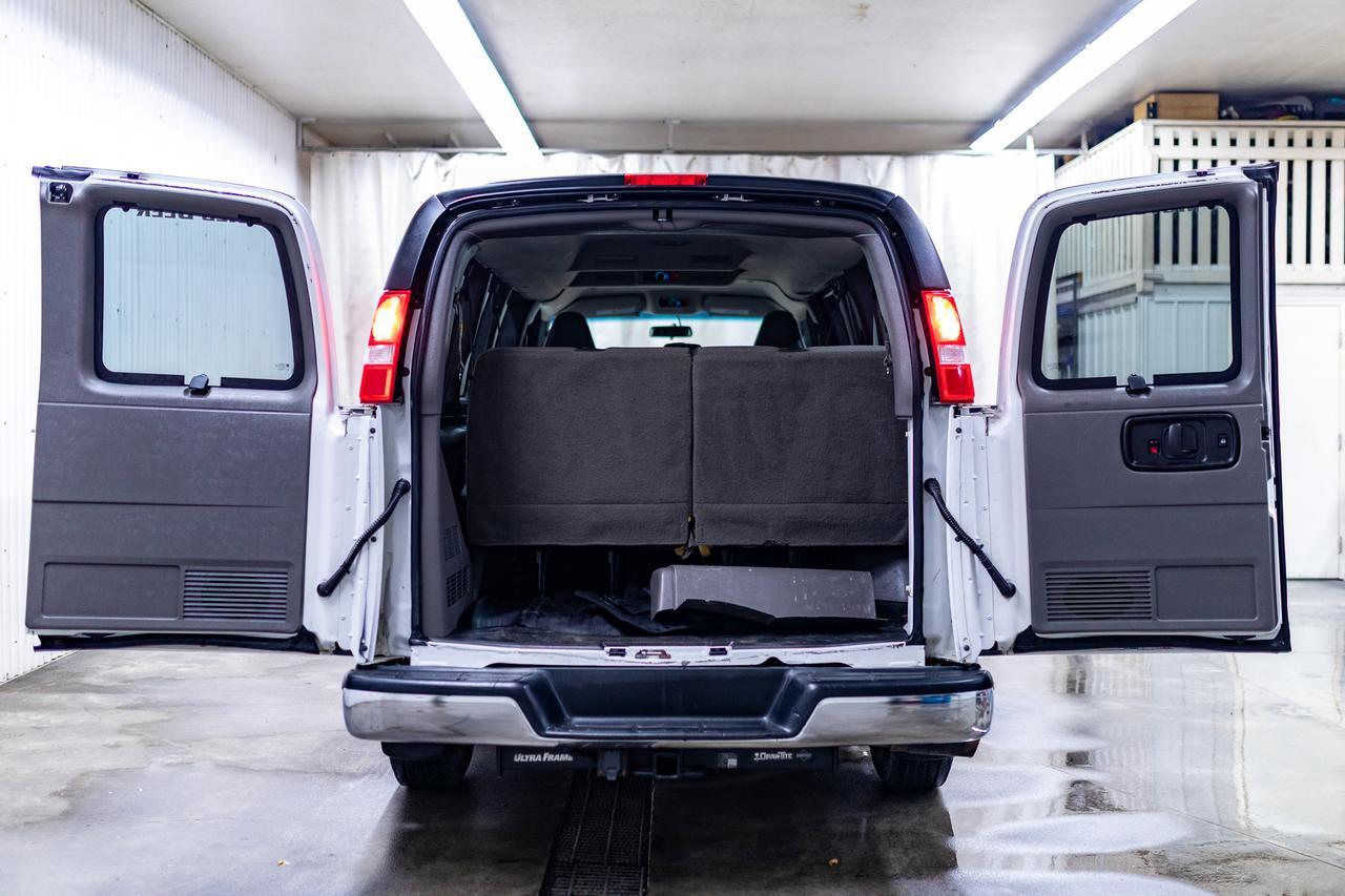 2020 GMC Savana 2500 LS 12 Passenger Van BCam Red Deer AB