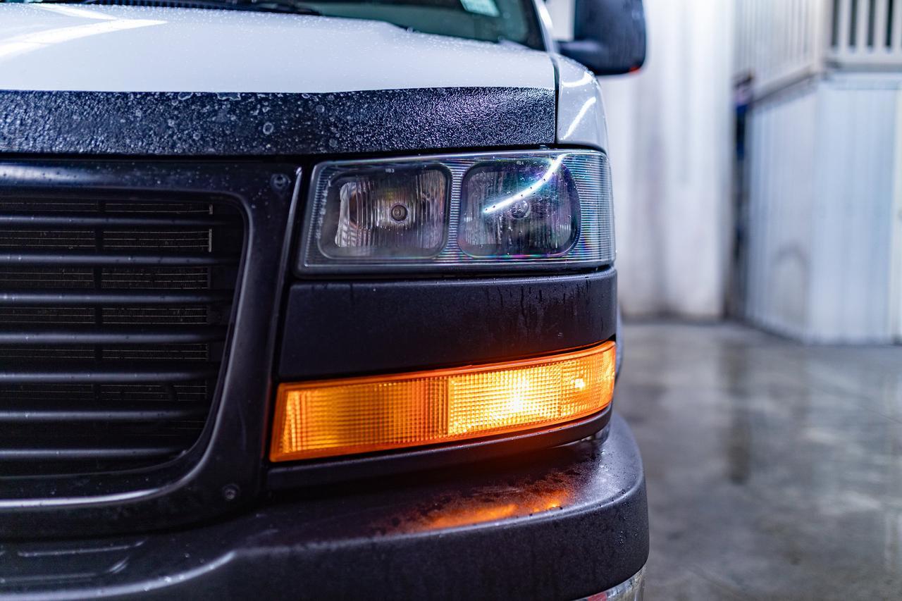 2020 GMC Savana 2500 LS 12 Passenger Van BCam Red Deer AB