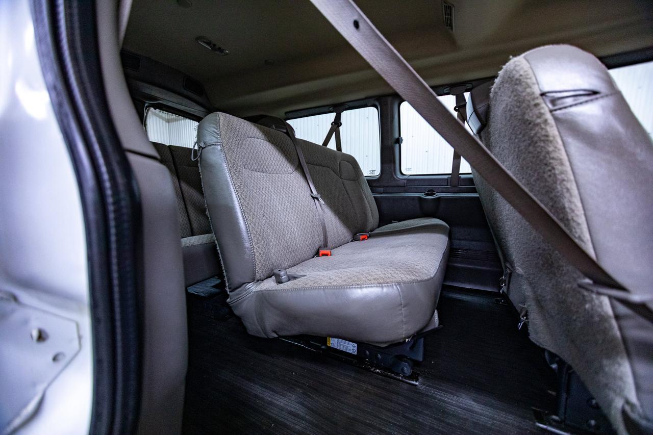 2020 GMC Savana 2500 LS 12 Passenger Van BCam Red Deer AB