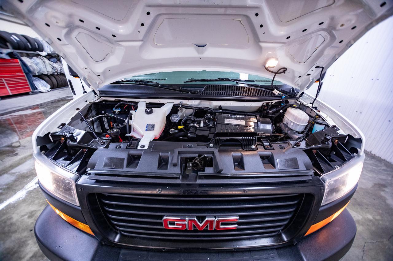 2020 GMC Savana 2500 LS 12 Passenger Van BCam Red Deer AB