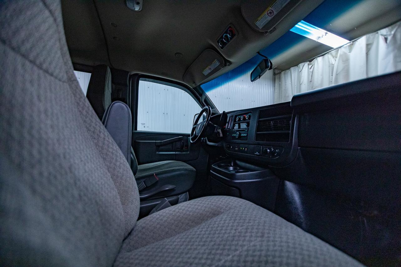 2020 GMC Savana 2500 LS 12 Passenger Van BCam Red Deer AB