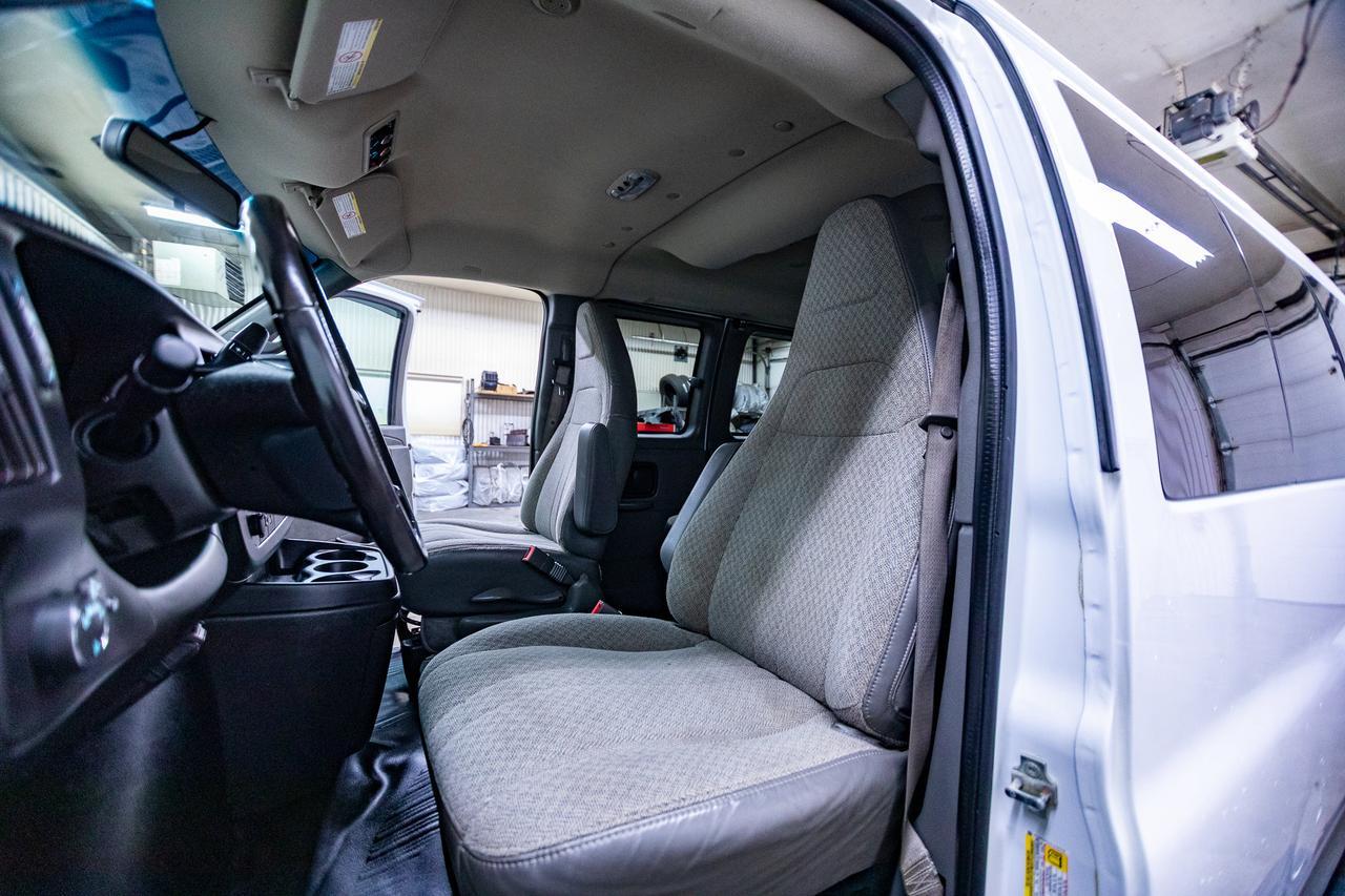 2020 GMC Savana 2500 LS 12 Passenger Van BCam Red Deer AB