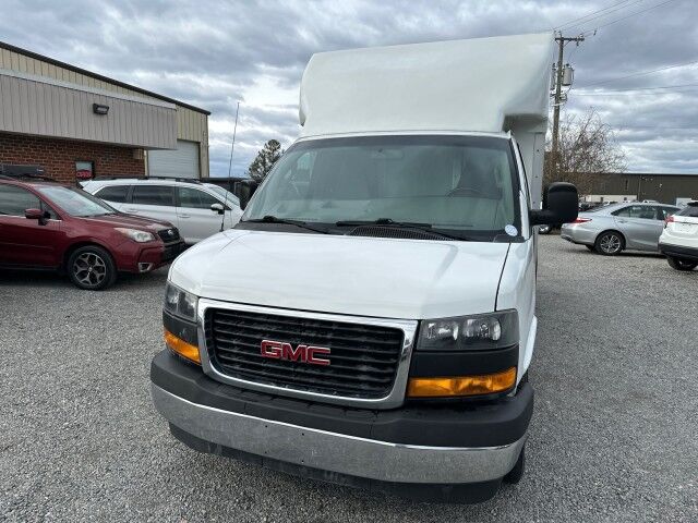2020 GMC Savana 3500 13' Rockport Cube Van