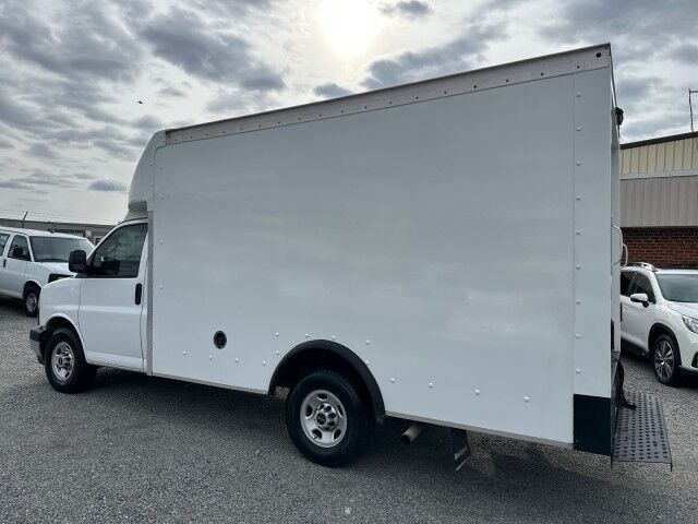 2020 GMC Savana 3500 13' Rockport Cube Van Ashland VA