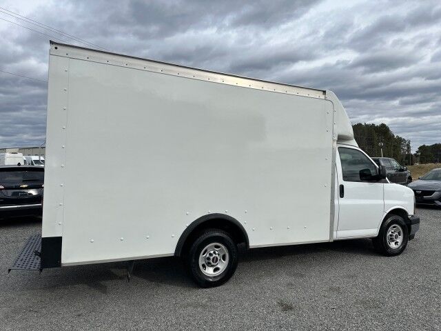 2020 GMC Savana 3500 13' Rockport Cube Van Ashland VA