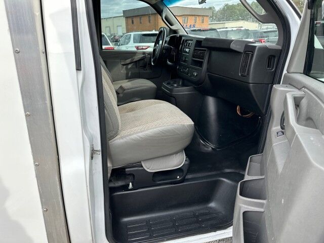 2020 GMC Savana 3500 13' Rockport Cube Van Ashland VA